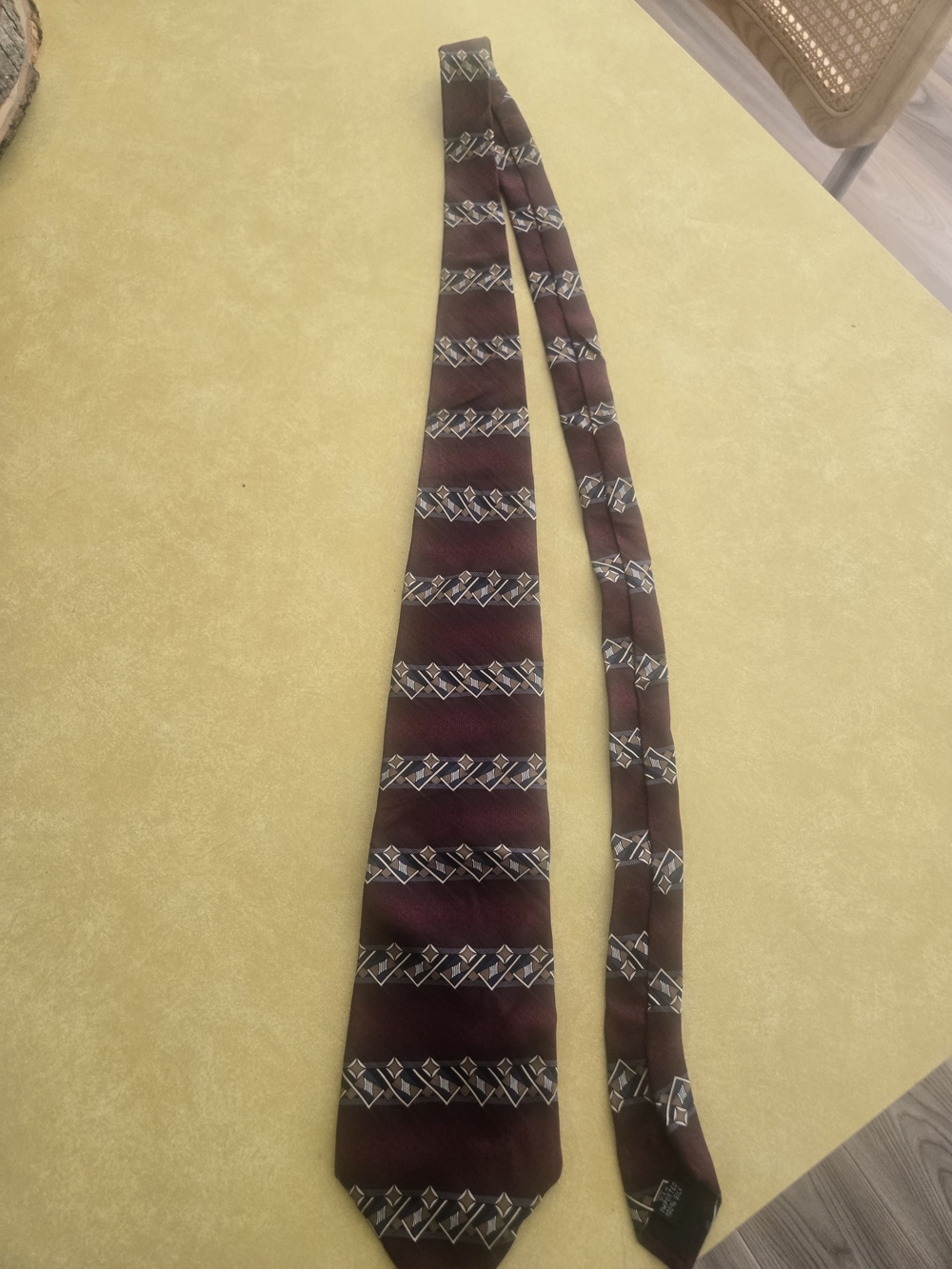 Men's 1980s Burgandy geometric vintage tie